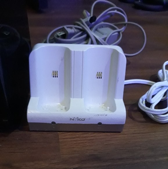 nyko Video Games & Consoles Wii Remote Charger Poshmark